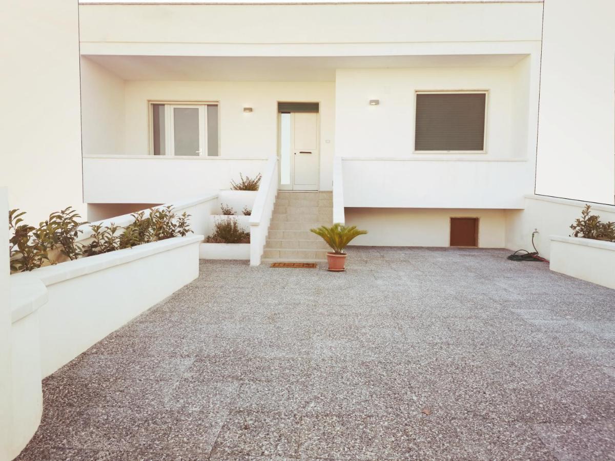Via Alessandria Hotel Racale Exterior photo