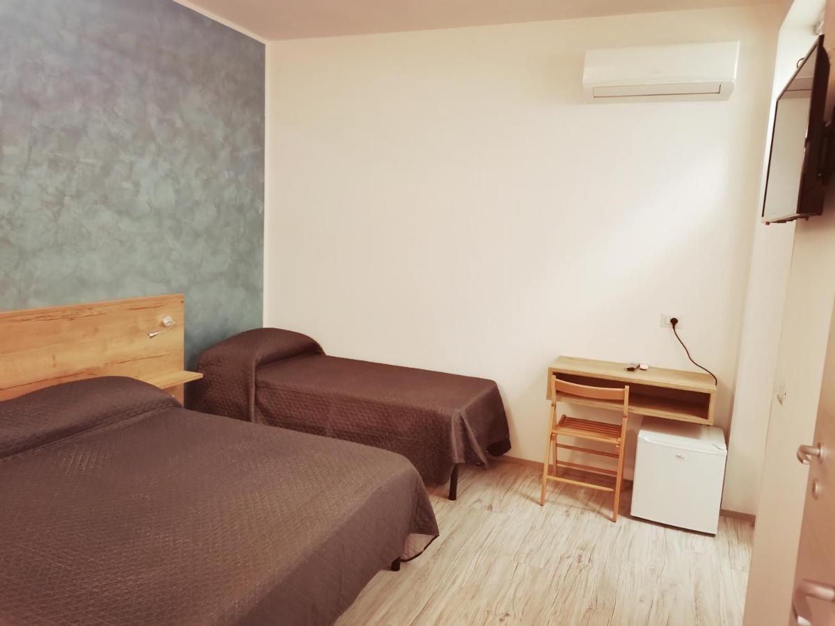 Via Alessandria Hotel Racale Room photo